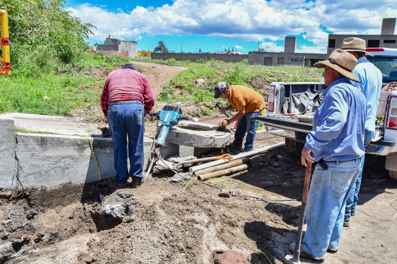 Recorre Salvador Santos Cedillo puntos afectados por intensa lluvia